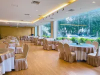 โรงแรมโฟร์ซีซั่นส์ (สถานีรถไฟฟ้าชิงชวน สวนสัตว์หนานหนิง)