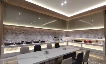 Liyi Hotel(Harbin Wufujing First Affiliated Hospital Group Li District Metro Station Store)