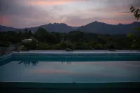 Muyun Valley Hostel - Rooftop Pools