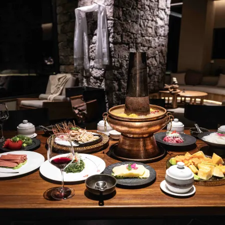 Siguniang Mountain Starry Peak Moonlit Cliff  Retreat（Changping Valley）