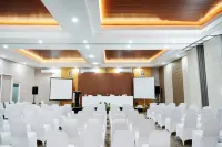 Front One Hotel Sragen