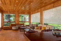 BAN SHAN XIAN JU HOMESTAY