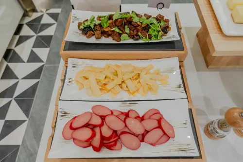 HomeinnsPlus Hotel (Shanghai Dishui Lake Port) Makanan Photos