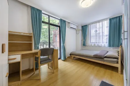 Dada Apartment (Zhongshan Hospital Jiashan Road Subway Station)