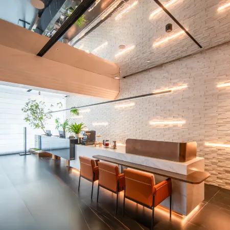 Rezen Hotel (Xinxiang Municipal Government East Railway Station)