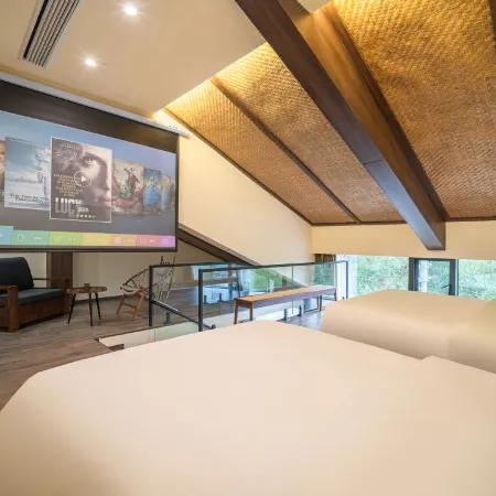 Yueting Nanshe (Libo Xiaoqikong East Gate)