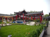 Yichun Chinese Siheyuan Homestay - parking