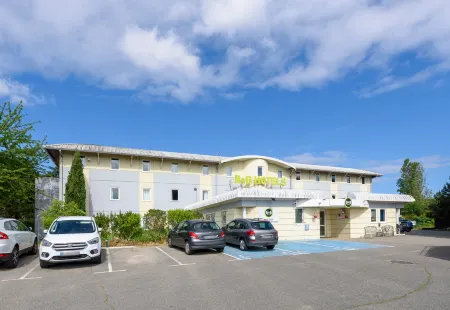 B&B Hotel Toulouse Cité de l'Espace Gonord Отели в г. Кен-Фонсегрив