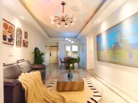Yimao Meiju Cinema-style Apartment (Zunyi Wuyue Plaza)