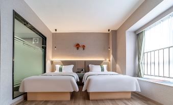 Liuzhou Platinum Hotel (Queershan Park Baisha Bus Station Branch)