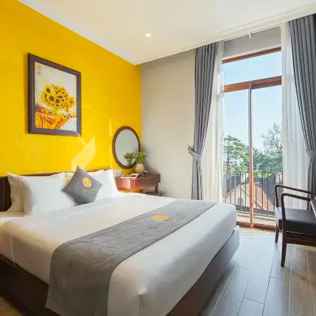 Duy Long Hotel Отели рядом с достопримечательностью «Крейзи Хаус»