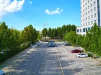 アラル蘭祥ホテル（塔里木大学） - 駐車場