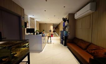 Yichen Meisu (Guangzhou Shangxiajiu Pedestrian Street Yongqing Fang Store)