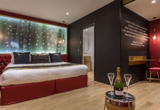 호텔 레 뷸 드 파리의 스파 또는 편의 시설