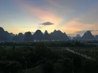 Yangshuo Lanruoting homestay - غرفة مطلة على الجبل