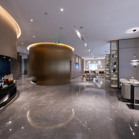 Jinyi  Hotel (Baotou East Railway Station )