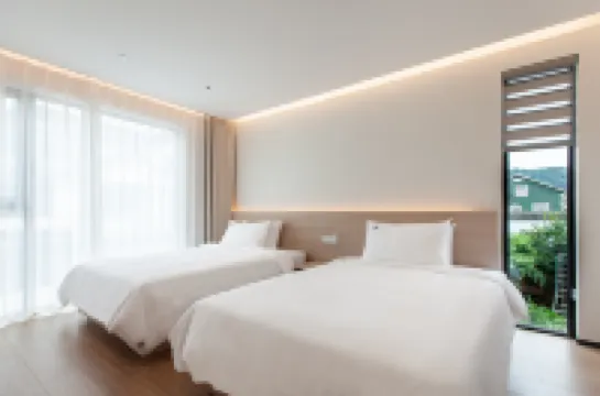 Suzhou Xinyue Courtyard Farmhouse