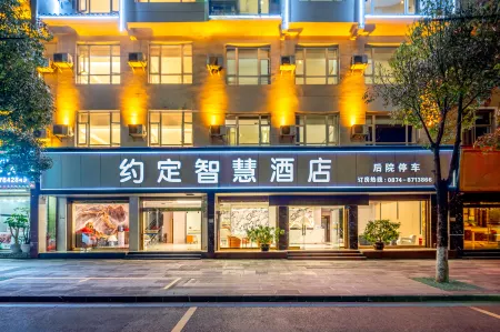 Contracted theme hotel