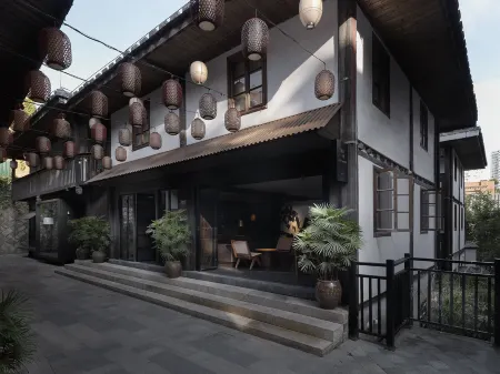 VEN SHARE Отели рядом с достопримечательностью «Dongjiangbin Park»