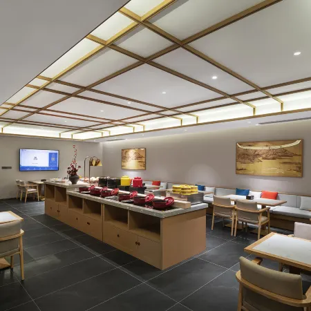 QIANNA HOTEL GLORIOUS (Pingdingshan Wanda Plaza Railway Station)