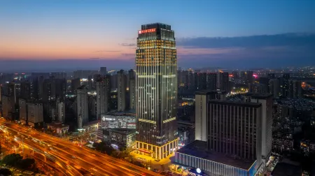 Hilton Garden Inn Hefei Feixi Отели рядом с достопримечательностью «Anhui Foreign Languages University»