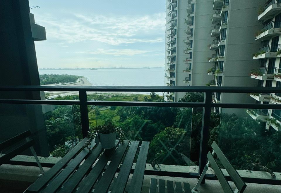 Seaview 2B1R 8pax Condo