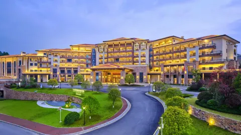 CHANG TIAN TOURISM QINLU HOT SPRING HOTEL in เฟิงซิน