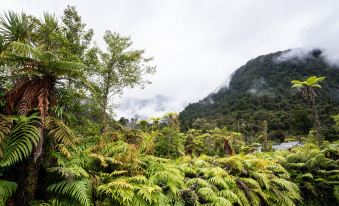Haka House Franz Josef