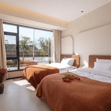 Chunsanyue Homestay (Jiuhuashan Tourist Service Center)