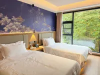 Taihe Mountain House Scenic Hotel (Xijiang Qianhu Miao Village West Gate Tourist Service Center)