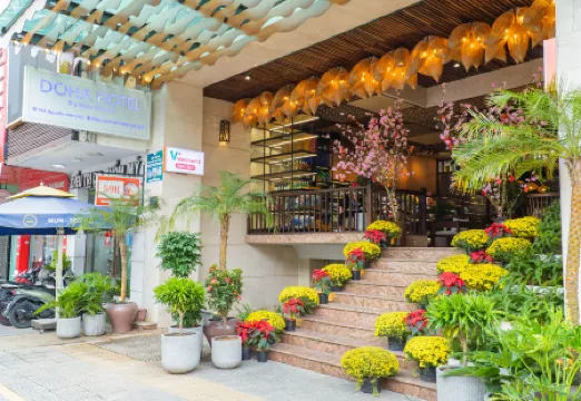 Doha Central Bliss Danang Hotel by Haviland Отели рядом с достопримечательностью «Da Nang Museum»