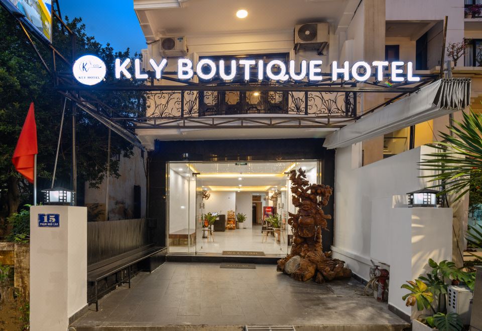 Kly Boutique Hotel Hue가 위치한 워킹 스트리트의 모습