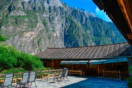 Sean’s Guesthouse Отели рядом с достопримечательностью «First bay of the Yangtze River»