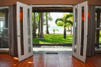 The Palm Beach Resort Jepara Hotel di Mlonggo