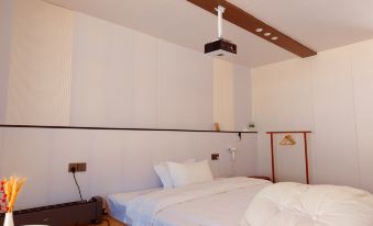 Xueyu Qishe · Scenic View Villa Hotel (Kangding Tagong Grassland Branch)