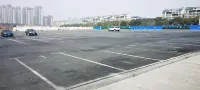 Howard Johnson Huaqiao Plaza xinyu - Bãi đậu xe