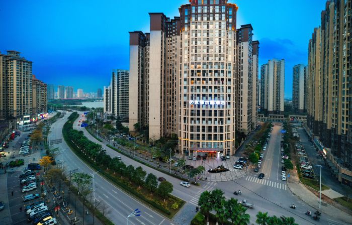 Youyi Crystal Hotel (Qinzhou Baishi Lake Park Branch)