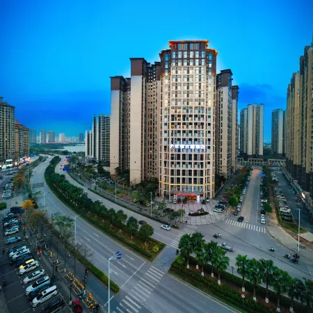 Youyi Crystal Hotel (Qinzhou Baishi Lake Park Branch)