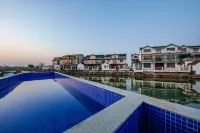 Xixi Yashe Homestay - Rooftop Pools