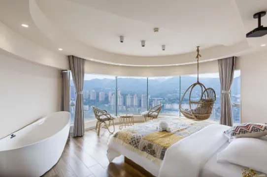 Lightstay High - altitude River - view Homestay (Jiefangbei Hongyadong Branch)