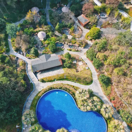 Xiu He Courtyard