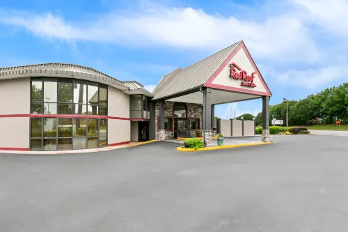 Red Roof Inn & Suites Duncan Hotels in Duncan