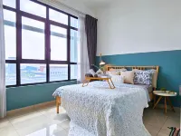 Spacious Apartment Walk to IOI City Mall Putrajaya Free Parking - พร้อมระเบียง