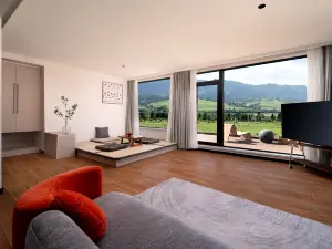 Zhou Xiayue Boutique Viewing Homestay