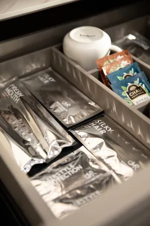 MOKSAM Design Hotel Guiyang Отели рядом с достопримечательностью «Jiaxiu Square Public Lavatory»