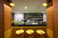 เดอะ บีชฟร้อนท์ โฮเทล ภูเก็ต - 5 ดาว