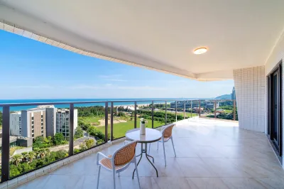 Haipan Shiguang Apartment (Yangjiang Hailing Island Poly Silver Beach)