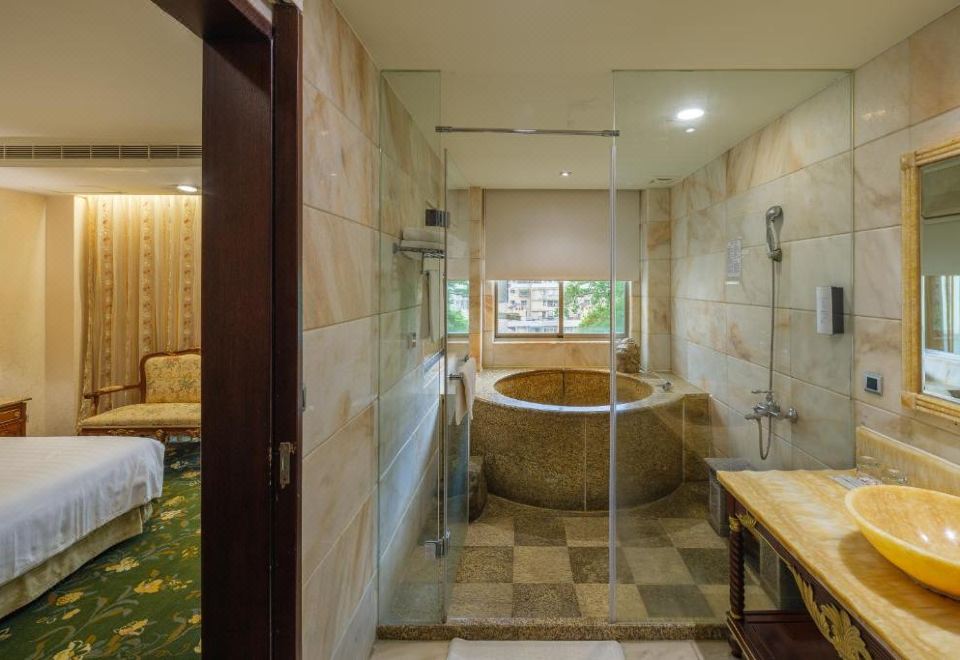 Grand Pleasure Spring Hotel