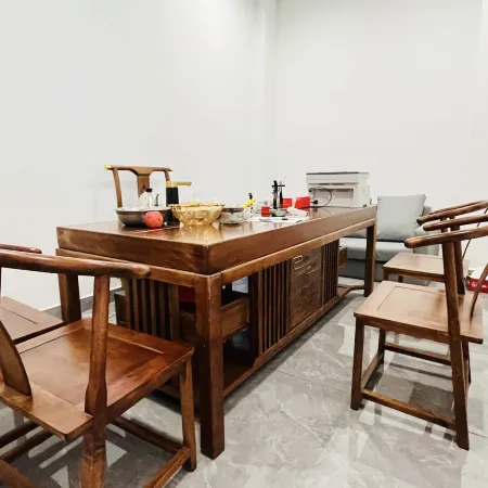 Squirrel Smart Hotel (Foshan Qiandeng Hunan Gui Road Subway Station Branch)