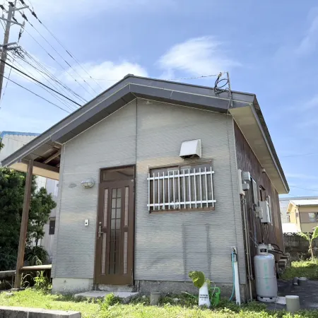 AkarenBanana House Отели в г. Кикай